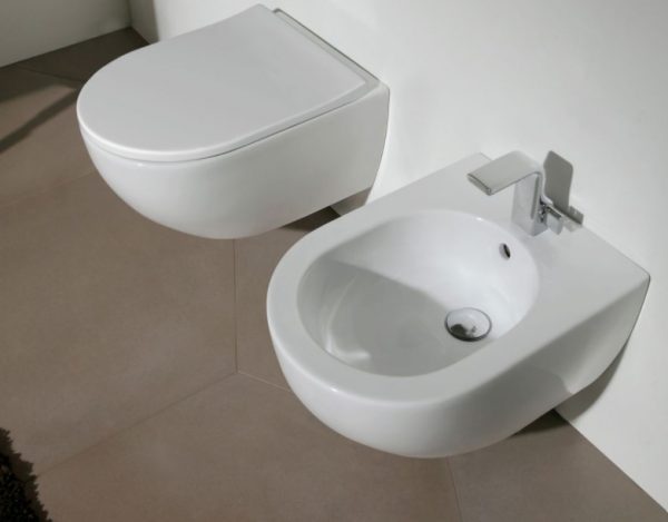 Ap118G wandtoilet met zitting 07